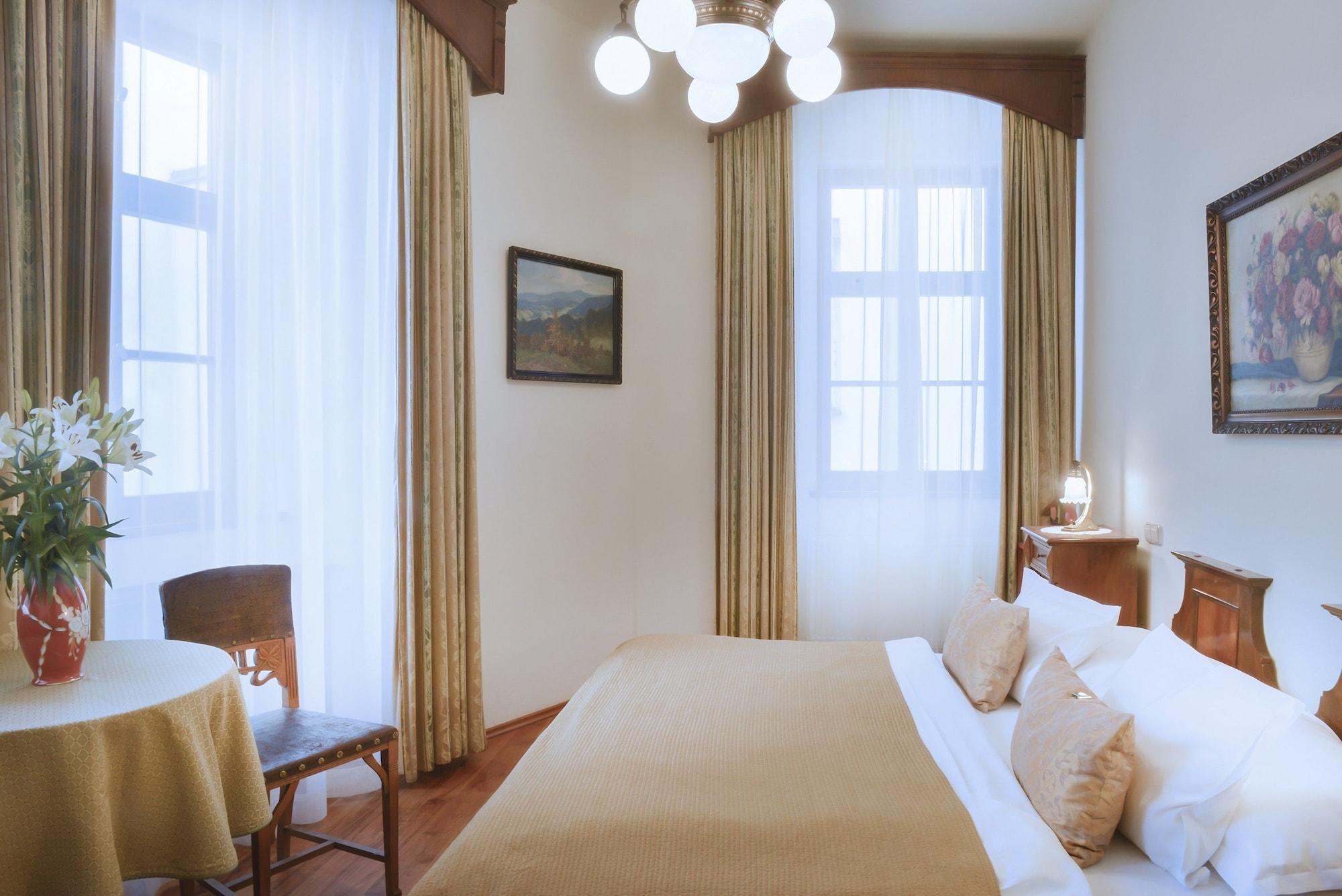 Grand Hotel Praha Bagian luar foto